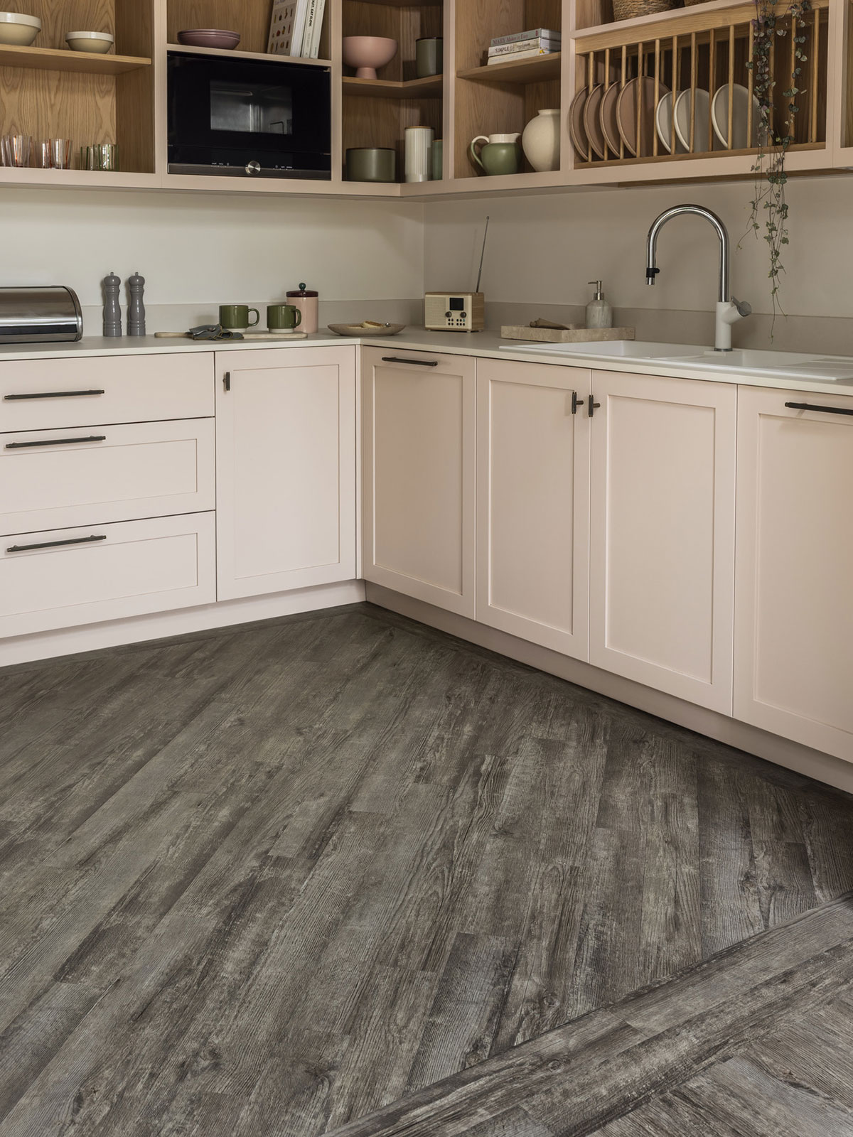 Coastal Pine: Beautifully designed LVT wood flooring from the